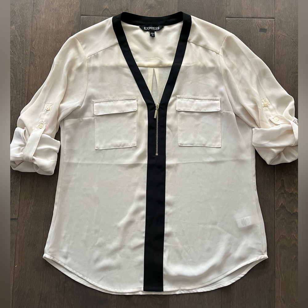 White Blouse - Picture 3 of 4